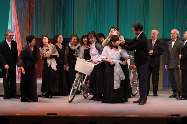 09musical-2.jpg(63196 byte)